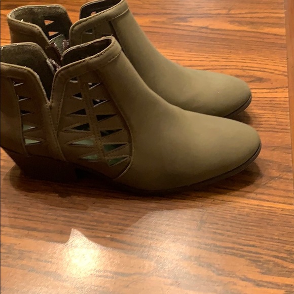 Booties - Picture 2 of 4